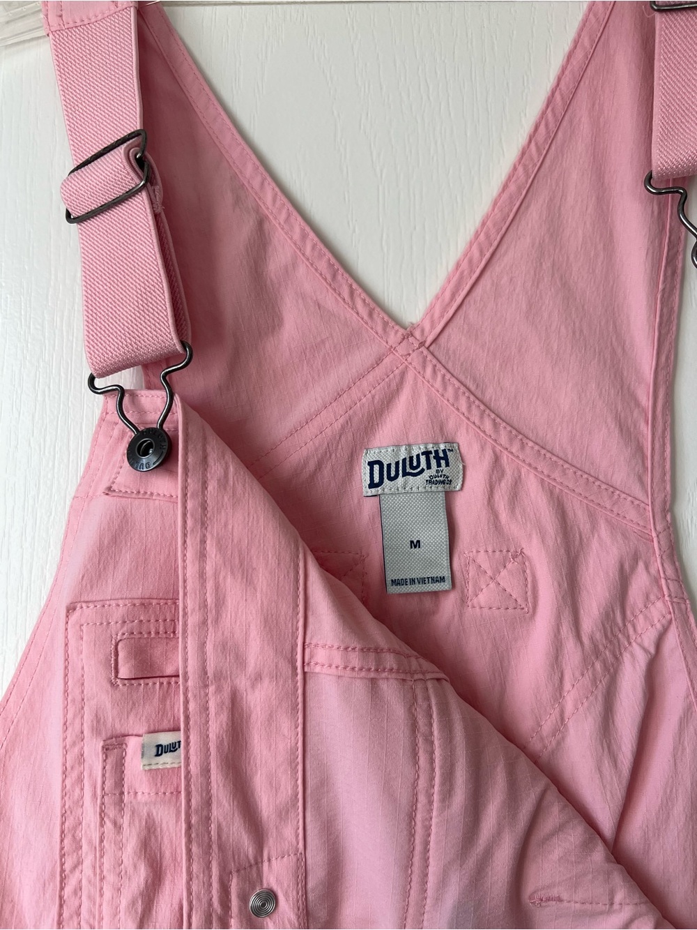 Duluth Trading Co Women’s Light Pink Overall Shorts - Picture 4 of 6